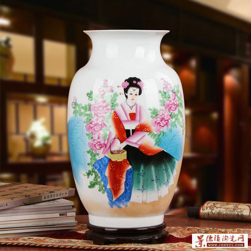 景德镇名师手绘花瓶，《胡慧中》手绘粉彩美女图冬瓜瓶