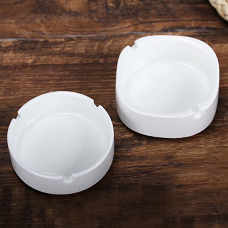 家用餐厅创意烟灰缸 现代简约圆形纯白色摆件 陶瓷烟缸定制