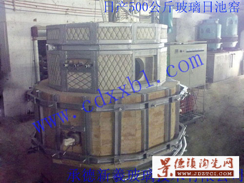 设计建造日产500公斤玻璃电熔炉