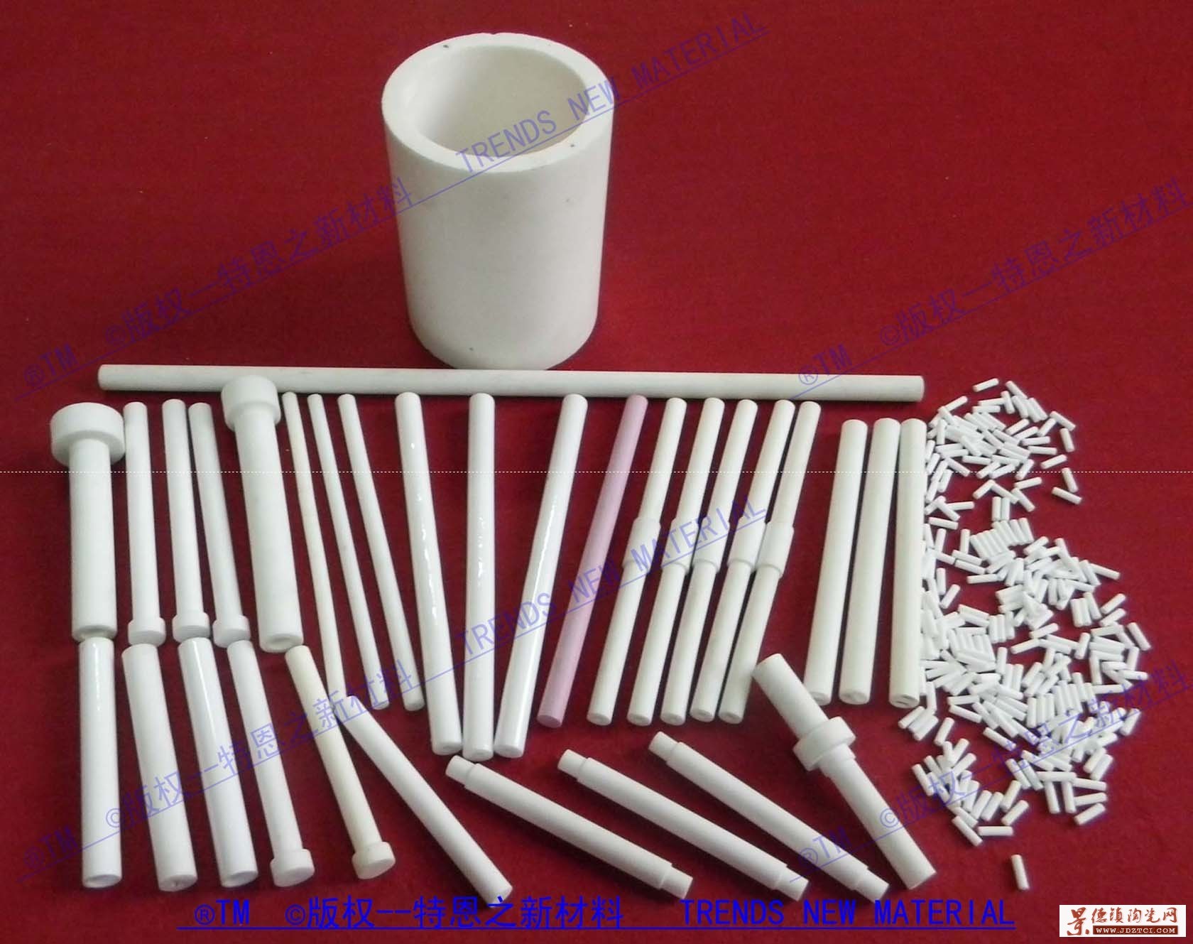 氧化铝陶瓷管、棒，本公司专业生产氧化铝陶瓷、耐磨陶瓷、陶瓷密封件