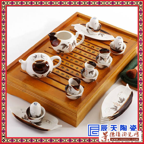 手绘工艺陶瓷茶具 生产家用青花瓷茶具 人物图案精致茶具